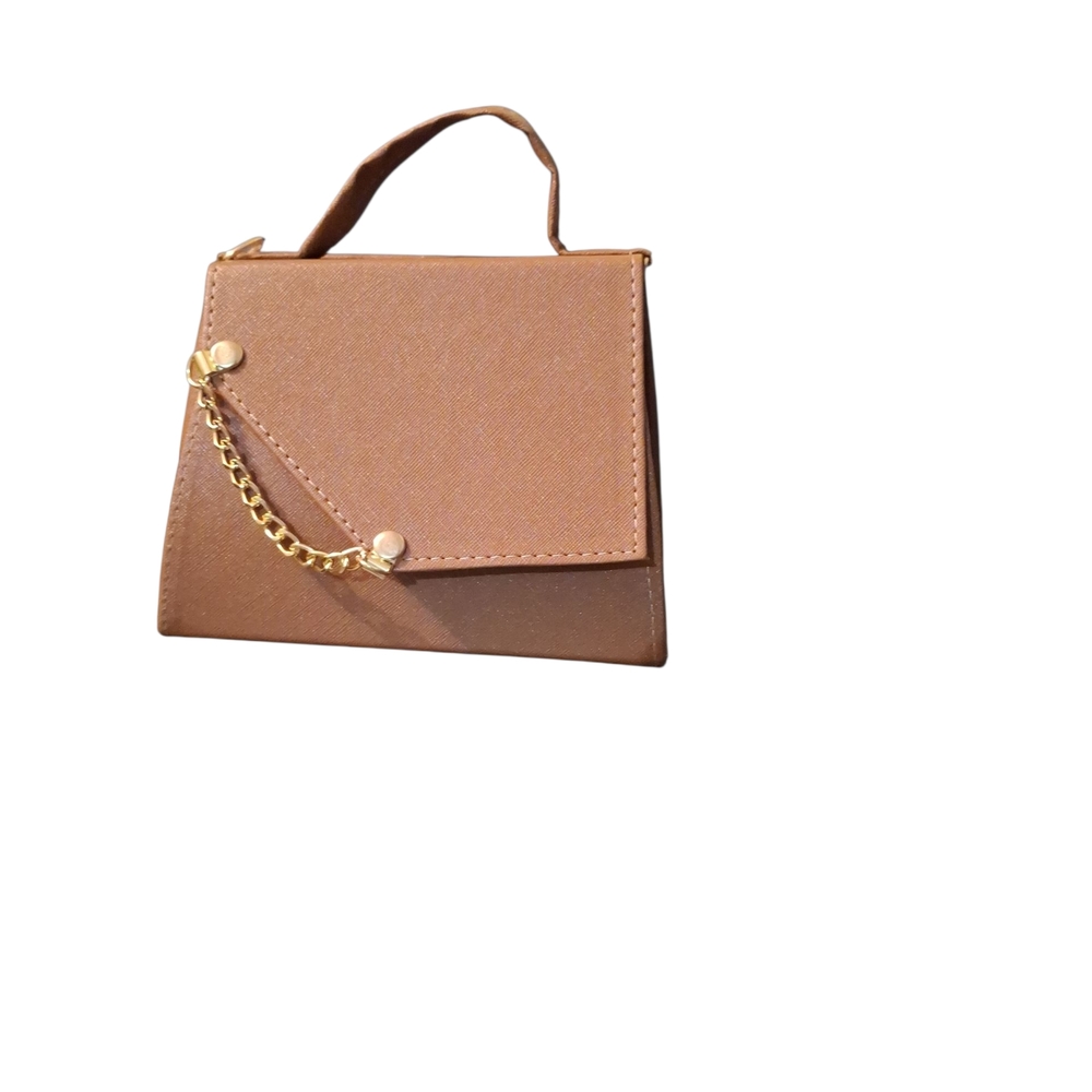 Elegant Tan Handbag with Gold Chain